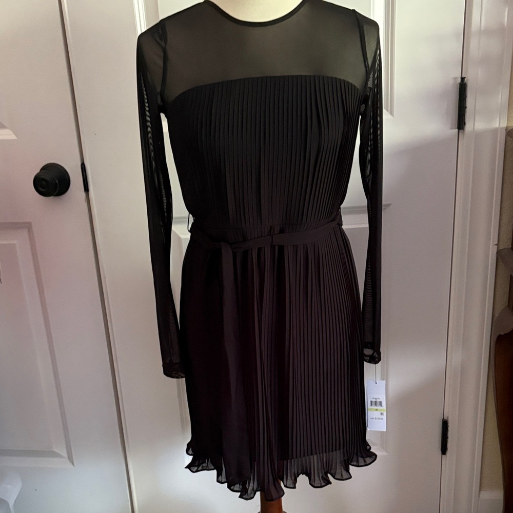 NWT DKNY petite jewel neck Aline pleated black dress sz 4 petite